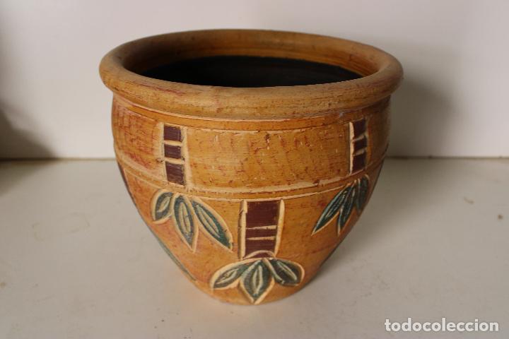 Antig&uuml;edades: MACETERO CERAMICA CON HOJAS VERDES - Foto 4