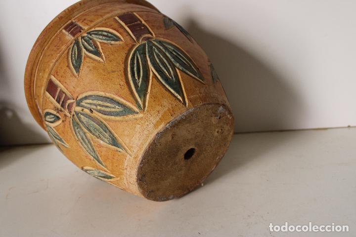 Antig&uuml;edades: MACETERO CERAMICA CON HOJAS VERDES - Foto 5
