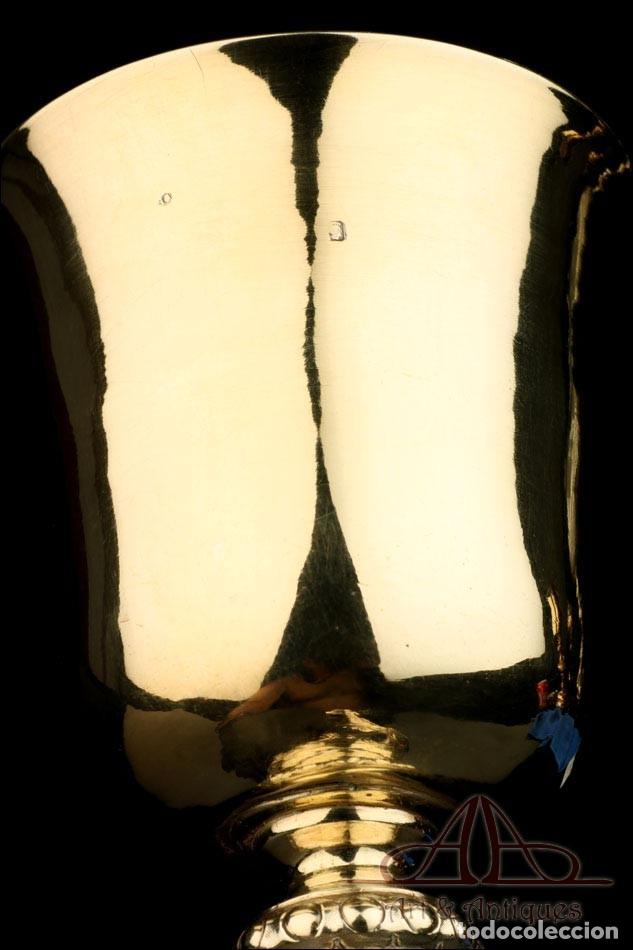 Antigüedades: Antiguo Cáliz de Plata Maciza Dorada con Patena. Francia, Circa 1900 - Foto 14 - 296830353