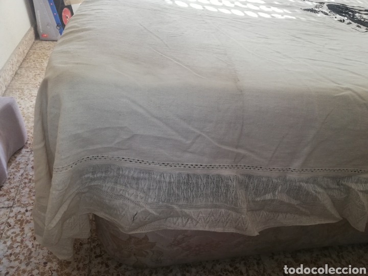 Antig&uuml;edades: colcha bordada a mano, antigua - Foto 7