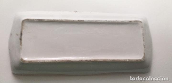 Antig&uuml;edades: Plato peque&ntilde;o. Rectangular. Porcelana. Grabada la letra B - Foto 4