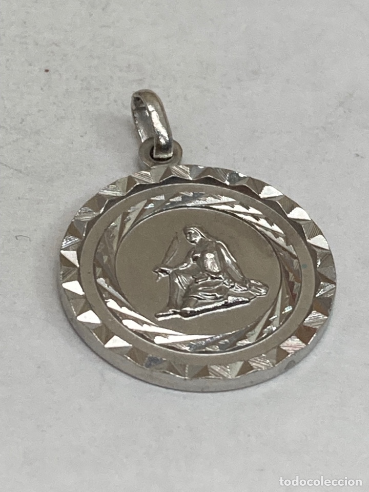 Antig&uuml;edades: Medalla de plata religiosa - Foto 1