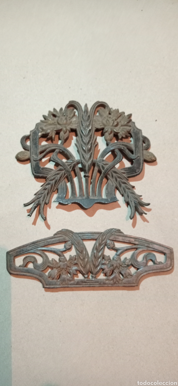 Antiques: Adornos Modernistas fundici&oacute;n (hierro).