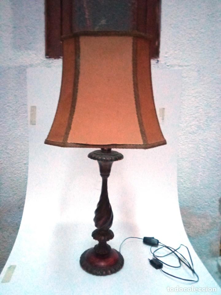 Antig&uuml;edades: Lampara sobremesa pie de madera - Foto 15