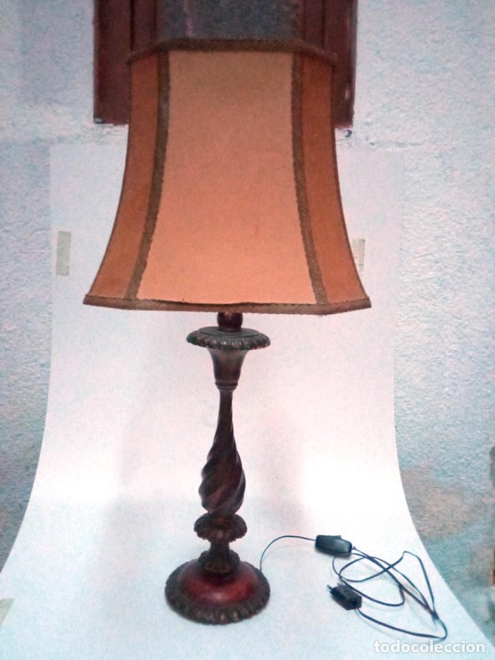 Antig&uuml;edades: Lampara sobremesa pie de madera - Foto 20