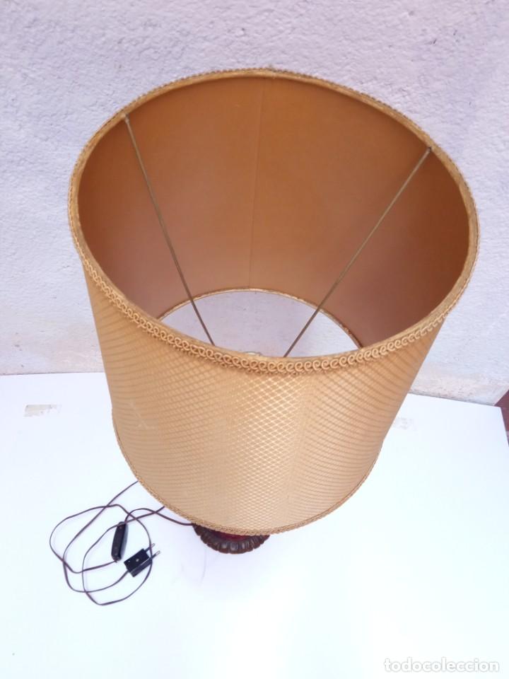 Antig&uuml;edades: Lampara sobremesa pie de madera - Foto 32