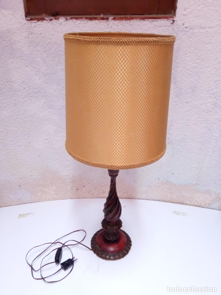 Antig&uuml;edades: Lampara sobremesa pie de madera - Foto 35