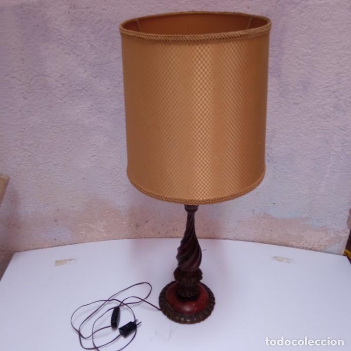Antig&uuml;edades: Lampara sobremesa pie de madera - Foto 38