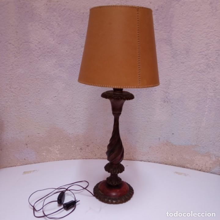 Antig&uuml;edades: Lampara sobremesa pie de madera - Foto 40