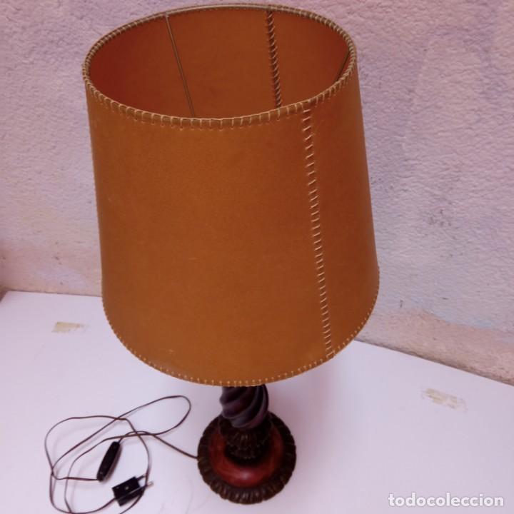 Antig&uuml;edades: Lampara sobremesa pie de madera - Foto 41