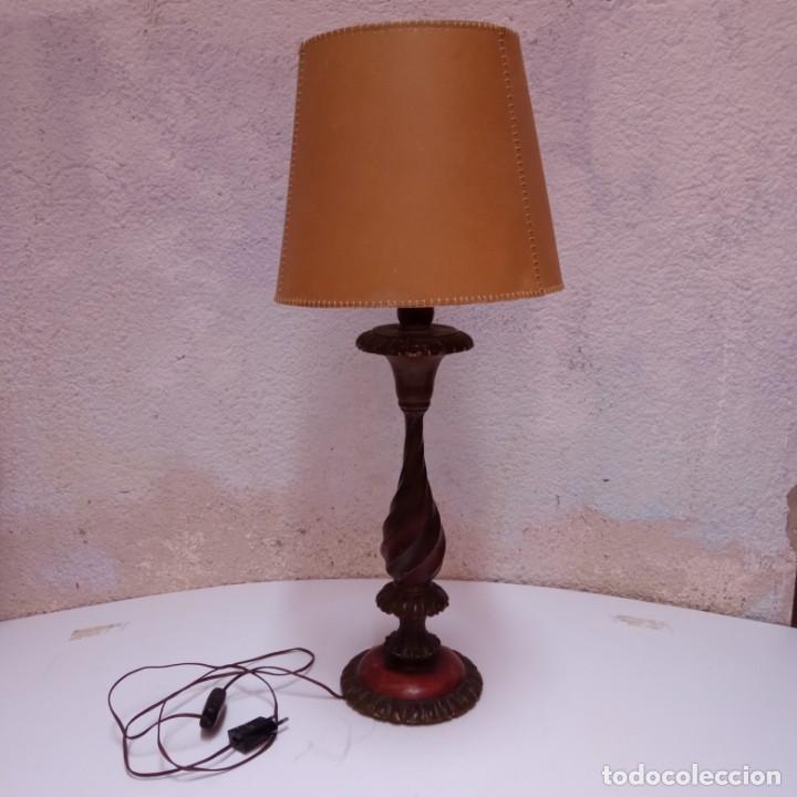 Antig&uuml;edades: Lampara sobremesa pie de madera - Foto 42