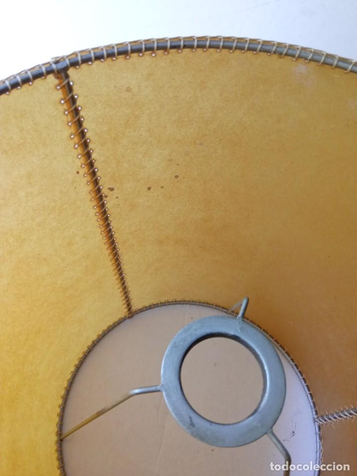Antig&uuml;edades: Lampara sobremesa pie de madera - Foto 53