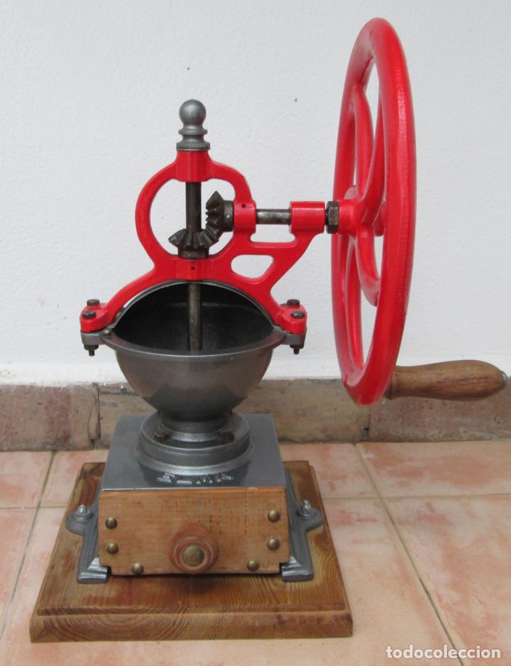 Oggetti Antichi: Antiguo molinillo de caf&eacute; Elma N&ordm; 1 de Rueda. Restaurado.