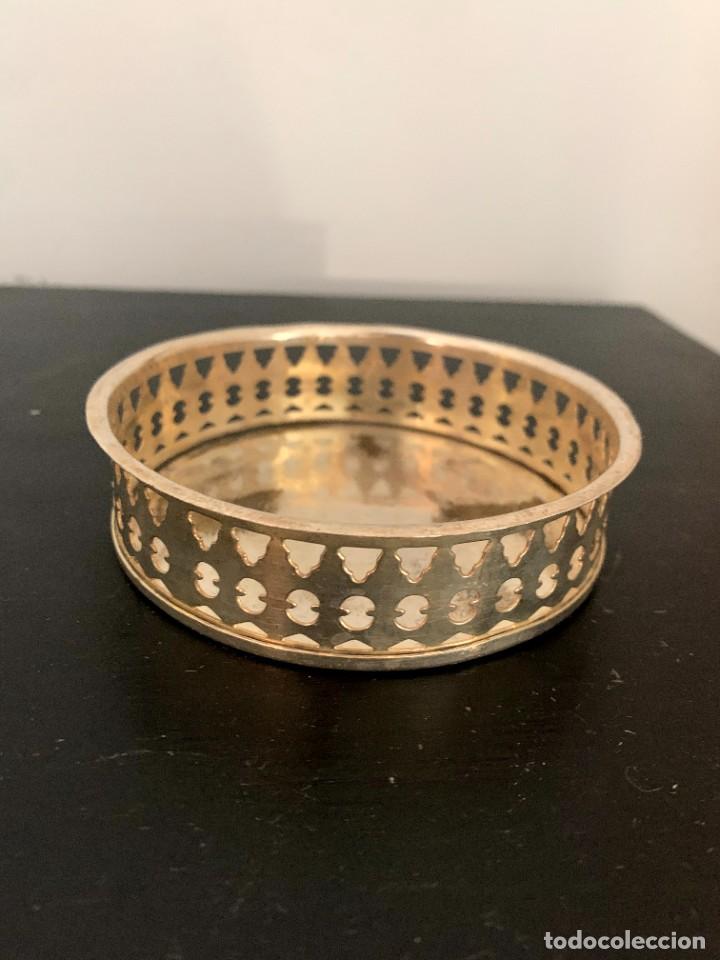 Antig&uuml;edades: BONITO SOPORTE PARA BOTELLAS DE ALPACA - TAMBIEN PODRIA SER UN SOPORTE DE VELAS O PLATO DE APERITIVO