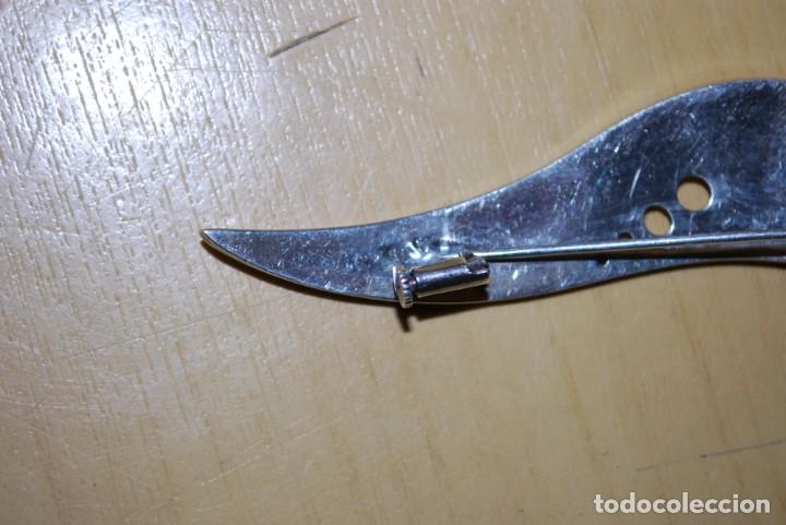 Antig&uuml;edades: Broche de plata con un elemento chapado en oro . - Foto 3