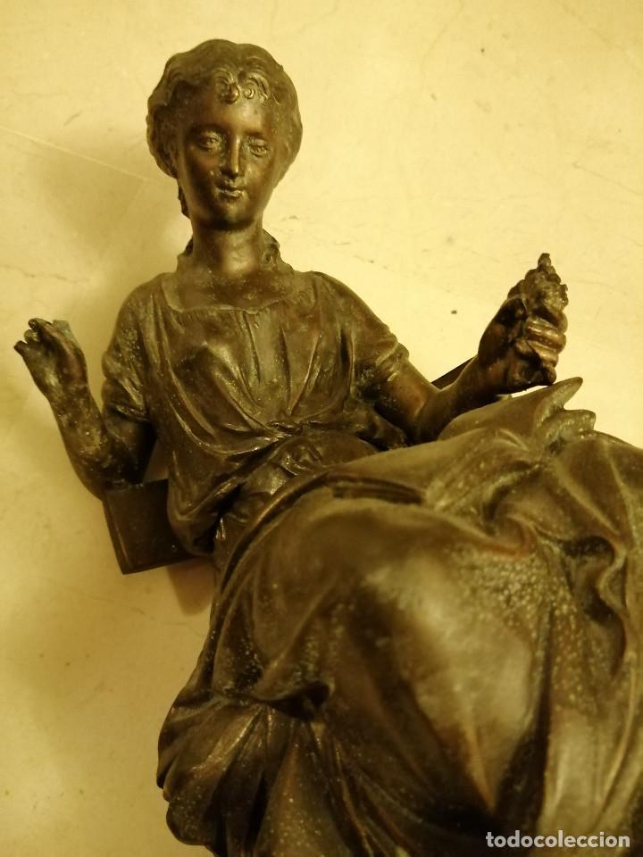 Antig&uuml;edades: ANTIGUA FIGURA, SEGURAMENTE BRONCE, CON BASE DE MADERA - Foto 8