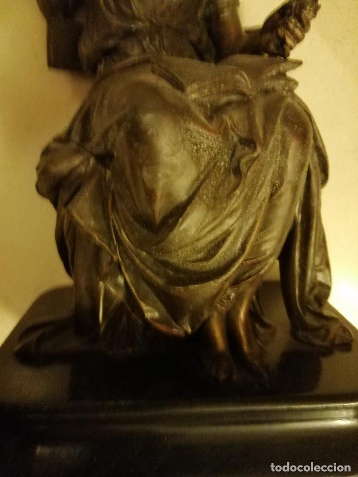 Antig&uuml;edades: ANTIGUA FIGURA, SEGURAMENTE BRONCE, CON BASE DE MADERA - Foto 11