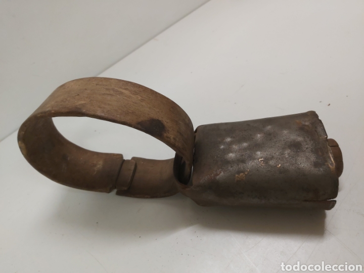 Antig&uuml;edades: Antiguo cencerro collar madera - Foto 2
