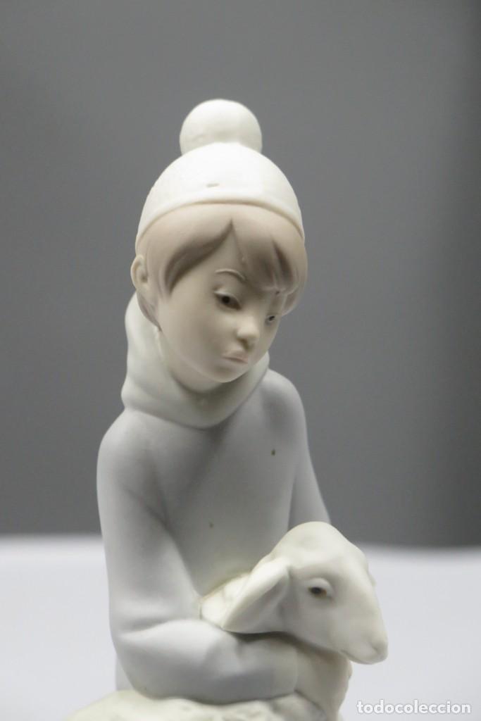 Antig&uuml;edades: NI&Ntilde;A CON OVEJA. LLADRO - Foto 2
