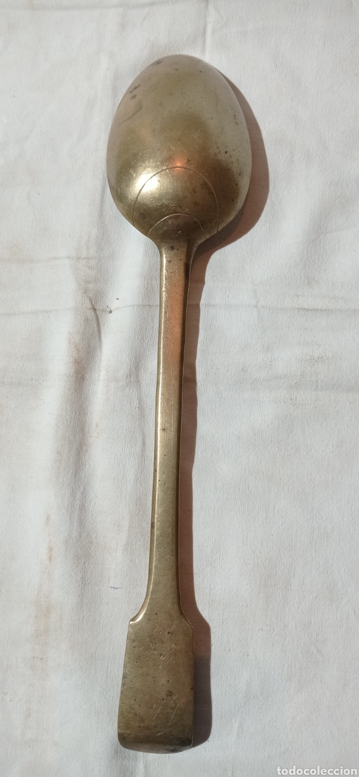 Antig&uuml;edades: Antigua cuchara grande de bronce. - Foto 2