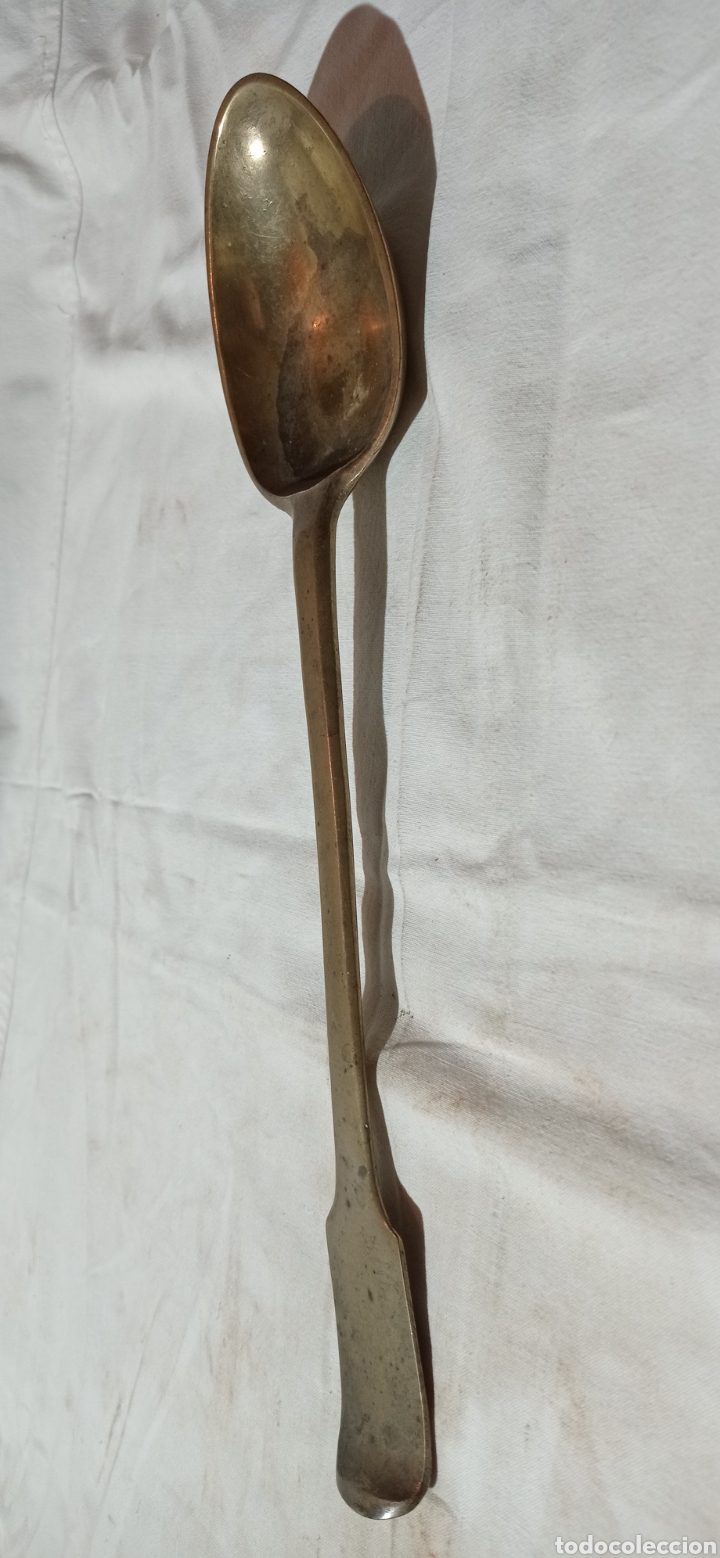 Antig&uuml;edades: Antigua cuchara grande de bronce. - Foto 3