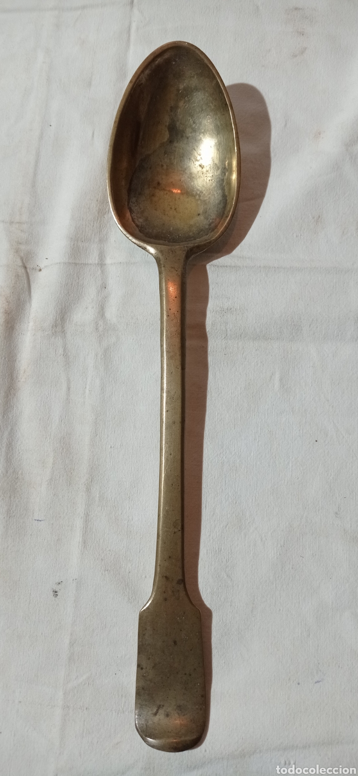 Antig&uuml;edades: Antigua cuchara grande de bronce. - Foto 1