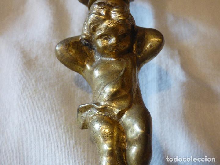 Antig&uuml;edades: Candelabro de bronce,con angel. - Foto 12