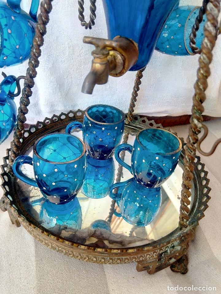 Antig&uuml;edades: Licorera antigua de cristal - Foto 4