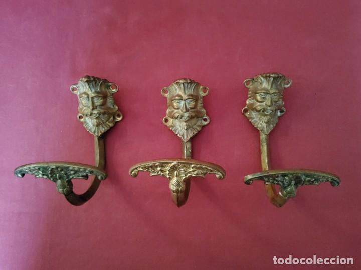 Antig&uuml;edades: 3 PERCHAS ANTIGUAS DE LAT&Oacute;N - Foto 3