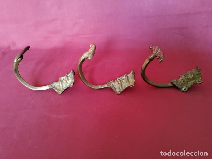 Antig&uuml;edades: 3 PERCHAS ANTIGUAS DE LAT&Oacute;N - Foto 6