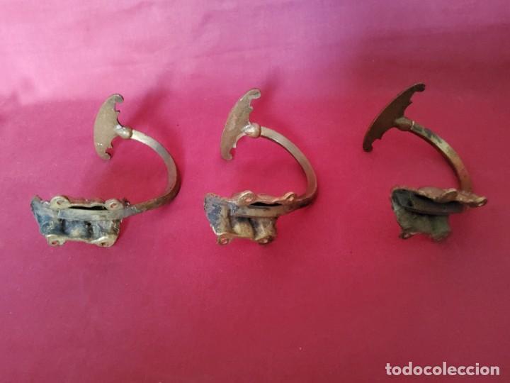 Antig&uuml;edades: 3 PERCHAS ANTIGUAS DE LAT&Oacute;N - Foto 8