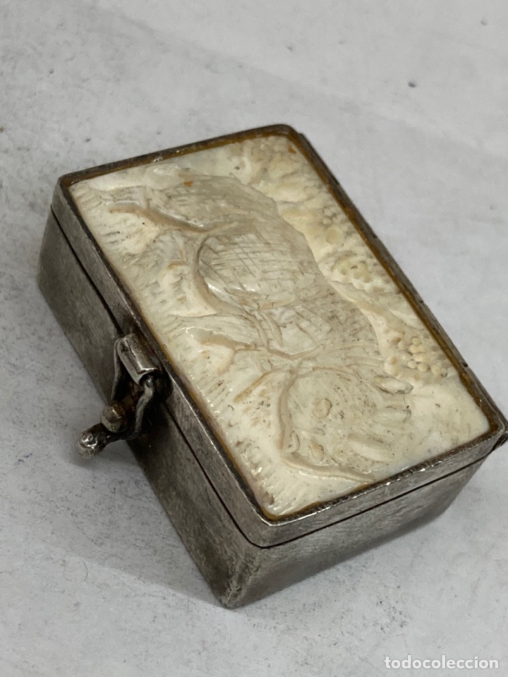 Antig&uuml;edades: Caja de plata y hueso - Foto 1