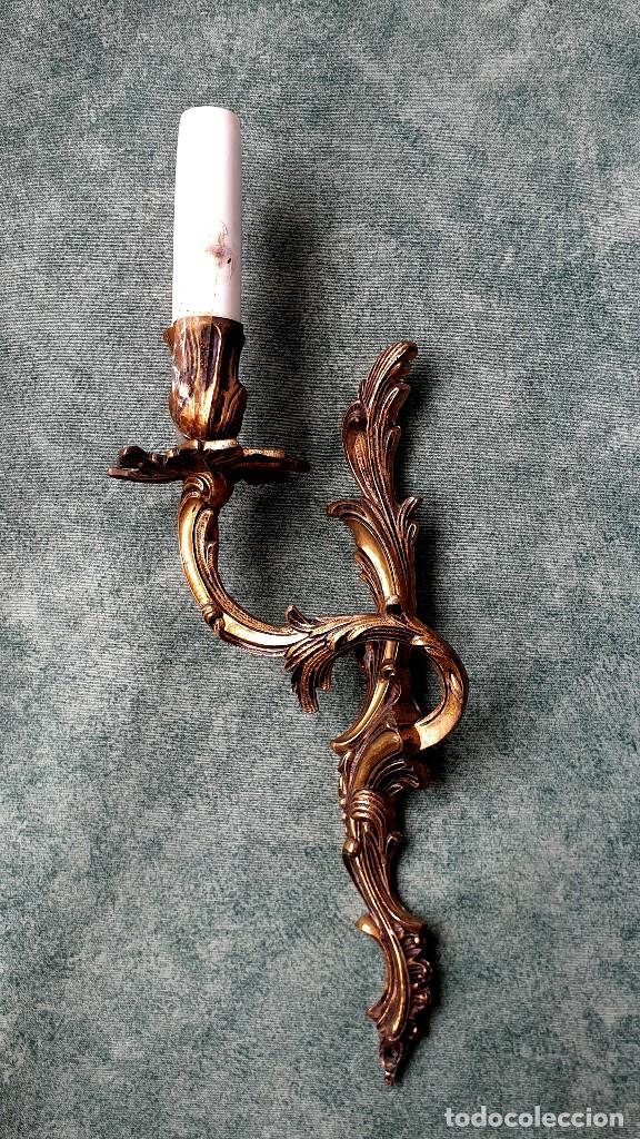 Antig&uuml;edades: APLIQUE EN BRONCE DORADO ESTILO LUIS XV ROCOC&Oacute; - Foto 1