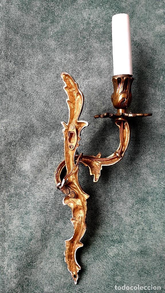 Antig&uuml;edades: APLIQUE EN BRONCE DORADO ESTILO LUIS XV ROCOC&Oacute; - Foto 2