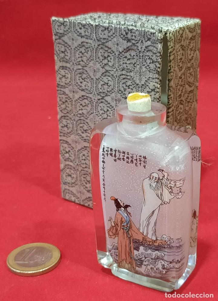 Antig&uuml;edades: PEQUE&Ntilde;A BOTELLA CHINA PARA RAPE - Foto 1