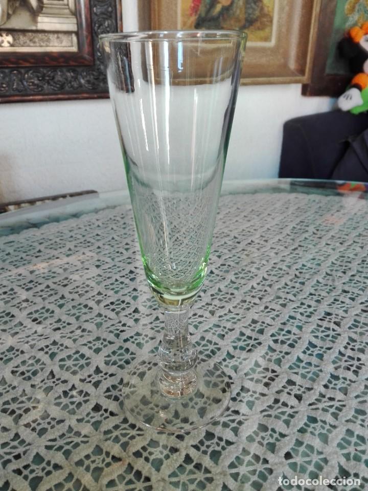 Antig&uuml;edades: Copa de cristal en dos tonos - Foto 1