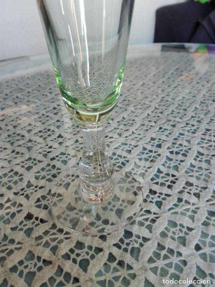 Antig&uuml;edades: Copa de cristal en dos tonos - Foto 2