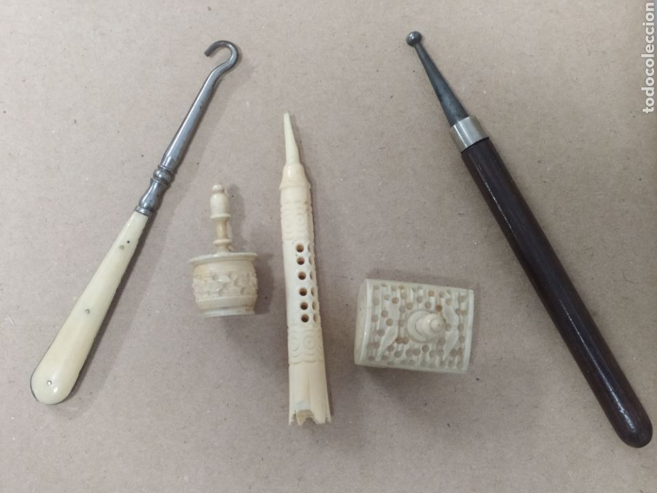 Antig&uuml;edades: Conjunto de utensilios y alfiletero - Foto 1