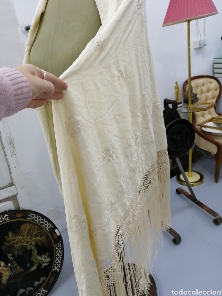 Antig&uuml;edades: Mant&oacute;n color crema. - Foto 4