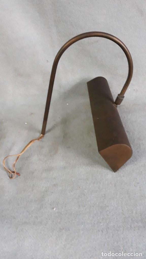 Antig&uuml;edades: Aplique o lampara de laton,30 cm ancho. - Foto 3