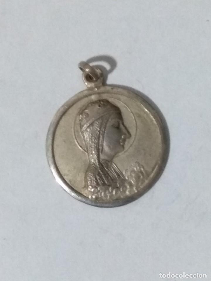 Antig&uuml;edades: MEDALLA NTRA. SRA. DE MONTSERRAT PLATA. - Foto 1