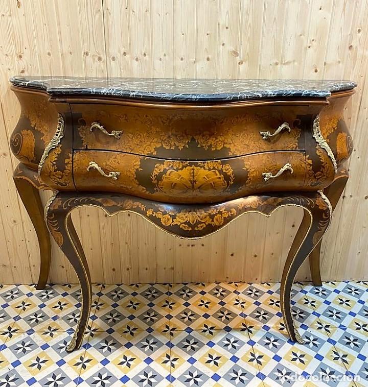 Antig&uuml;edades: COMODA ESTILO LUIS XV ABOMBADA CON MARQUETERIA - Foto 1