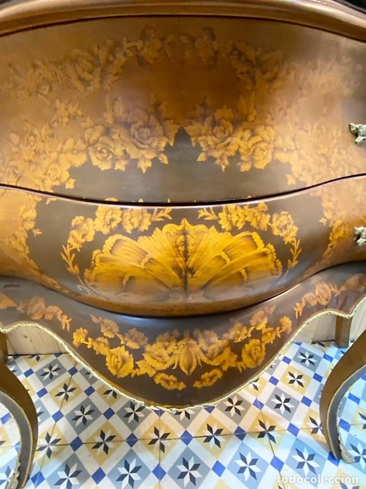 Antig&uuml;edades: COMODA ESTILO LUIS XV ABOMBADA CON MARQUETERIA - Foto 2