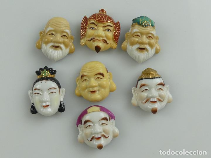 JUEGO DE BOTONES PORCELANA DE TOSHIKANE KOJIMA JAPONÉS SIETE FORTUNOS DIOSES (Antigüedades - Porcelana y Cerámica - Japón)