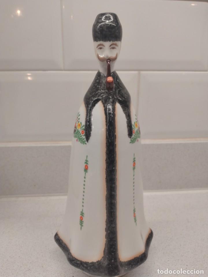 Antig&uuml;edades: Figura porcelana esmaltada Aquincum