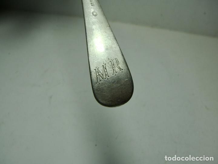 Antig&uuml;edades: Cuchara de postre. Plata Meneses (con contrastes) - Foto 3