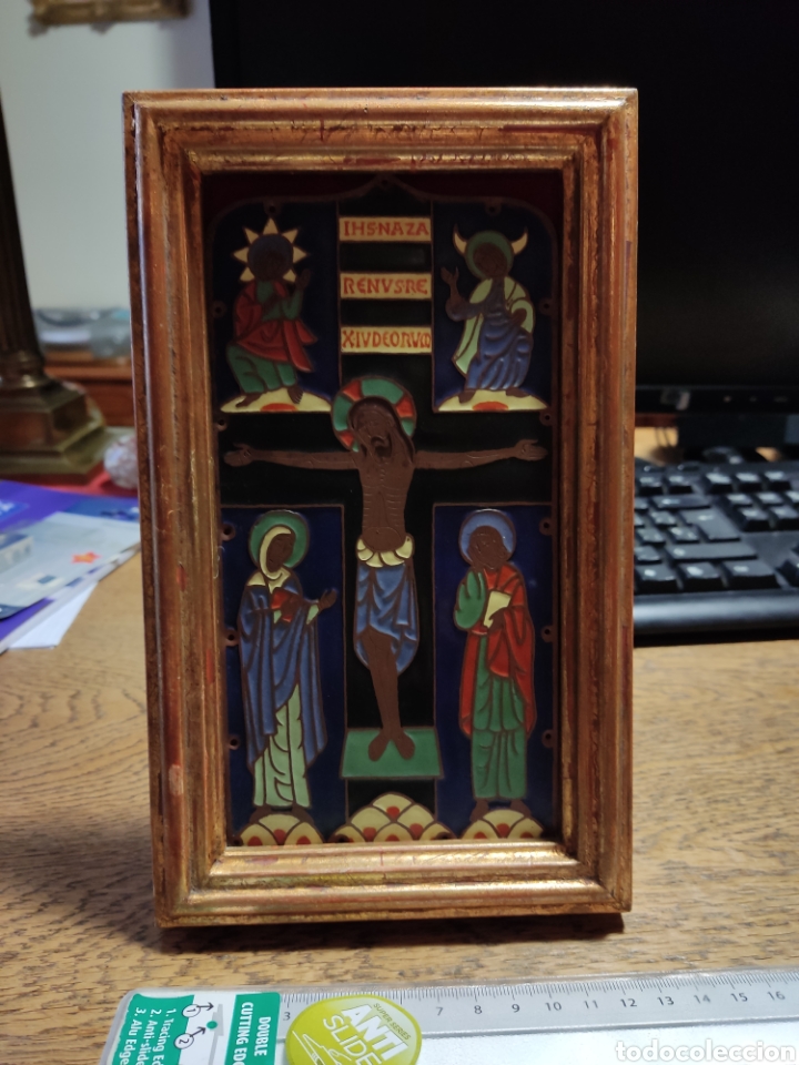 Antig&uuml;edades: Esmalte antiguo cristo crucificado con marco - Foto 1