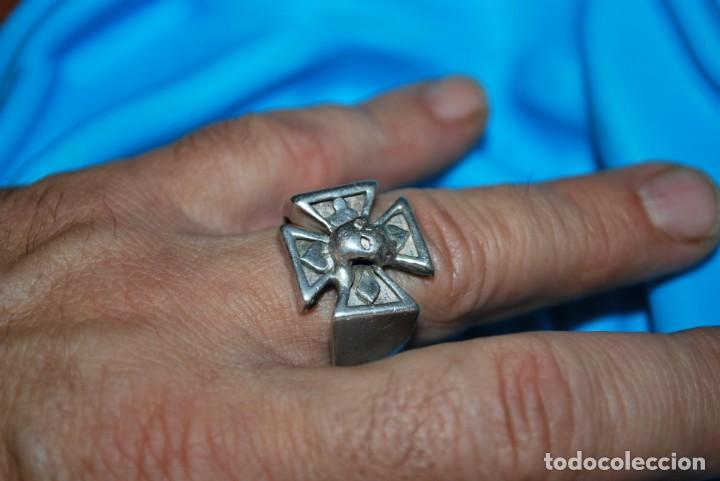 Antig&uuml;edades: Anillo de plata. - Foto 5