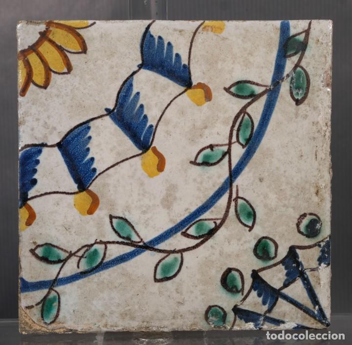 Antig&uuml;edades: Azulejo en loza levantina siglo XIX - Foto 1
