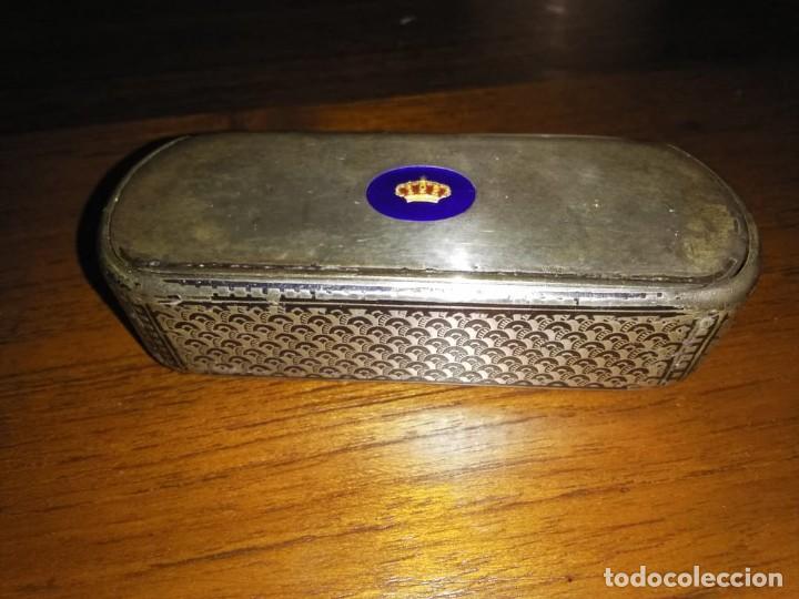 Antig&uuml;edades: Estuche de rape en plata con corona esmaltada, s. XIX - Foto 1